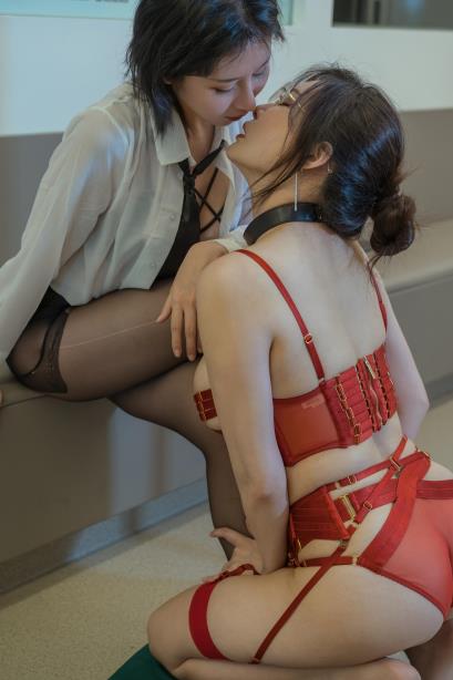 秋和柯基-&奶桃电车